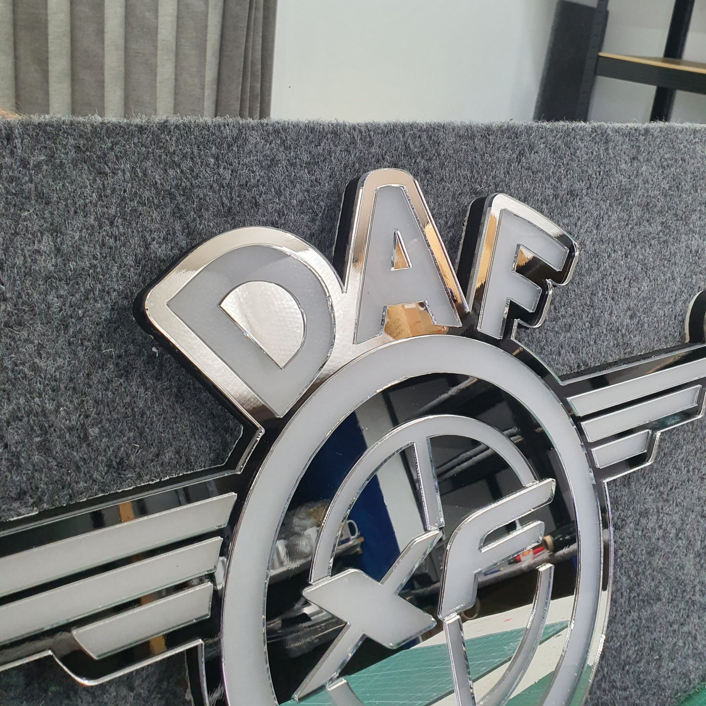 DAF 5v Led Bulkhead Mirrored Sign RGB With Remote