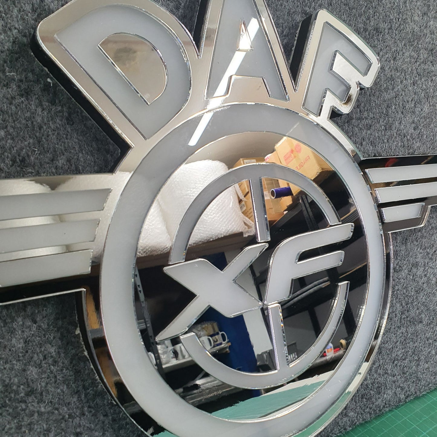 DAF 5v Led Bulkhead Mirrored Sign RGB With Remote