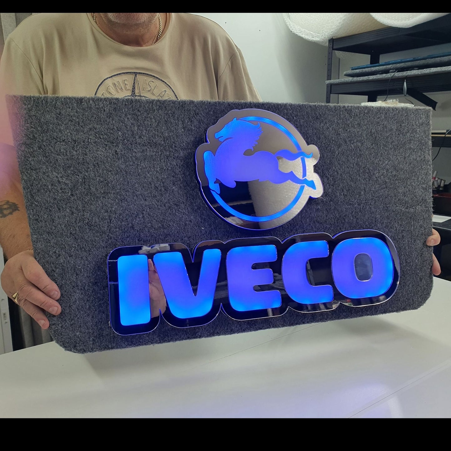 IVECO 5v Led Bulkhead Mirrored Sign RGB With Remote