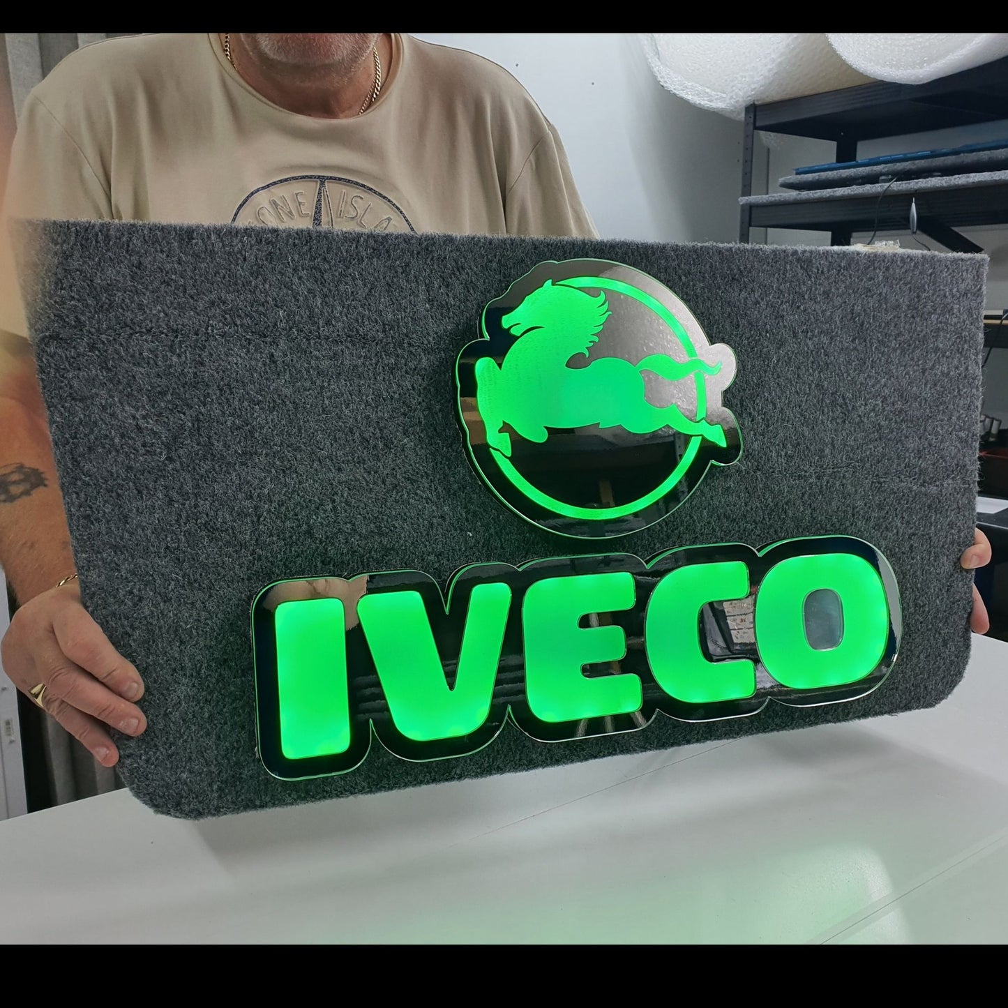 IVECO 5v Led Bulkhead Mirrored Sign RGB With Remote